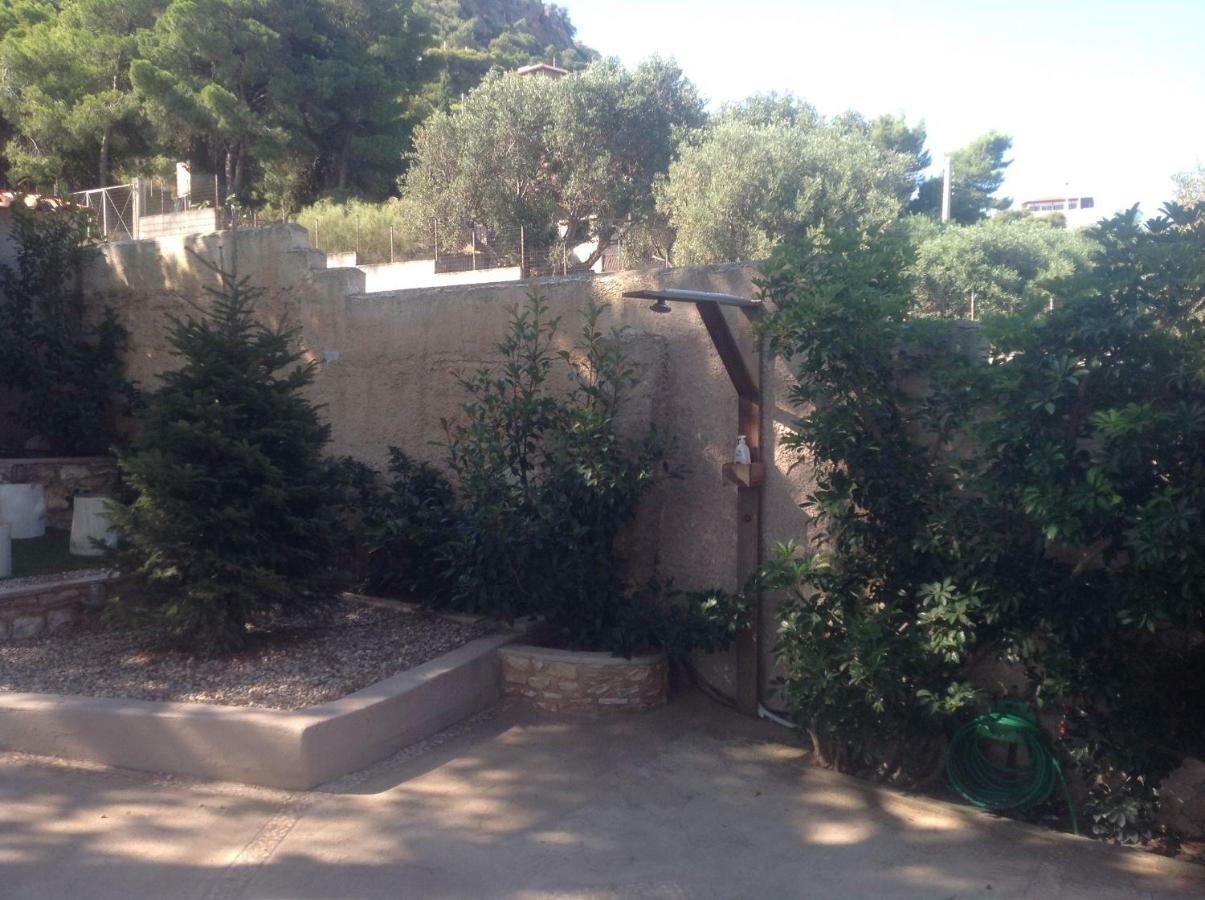 Suite With Garden Agia Marina  المظهر الخارجي الصورة